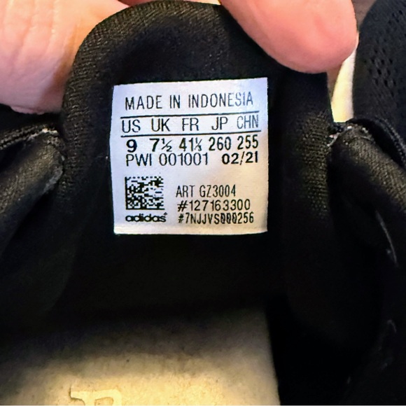 Like New - Women’s Size 9 Adidas Pureboost 22 Running Shoes Black/Gold Metallic - Picture 9 of 9